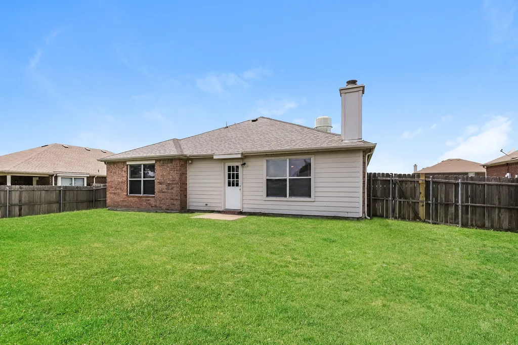 1600 Shady Shores Drive Glenn Heights TX 75154