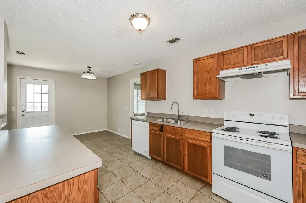 1600 Shady Shores Drive Glenn Heights TX 75154