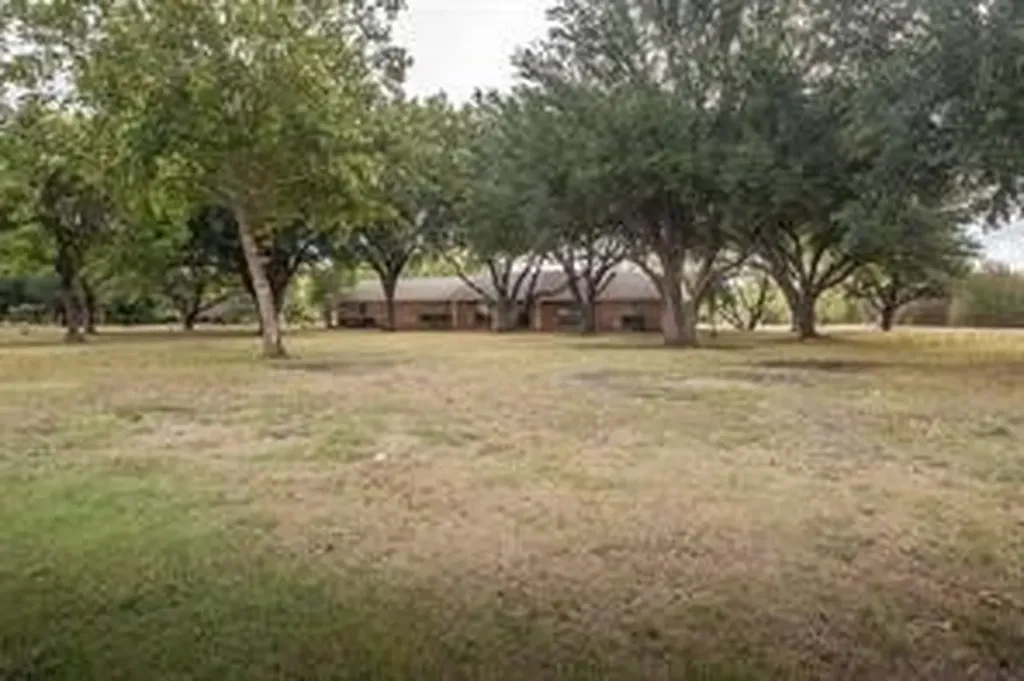 1850 Rock Ridge Road Lucas TX 75002