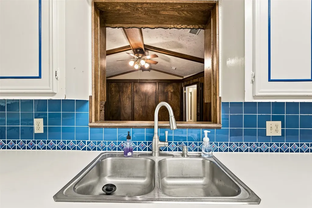 708 Fonville Drive Marlin TX 76661