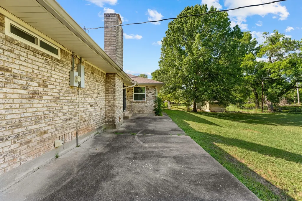 708 Fonville Drive Marlin TX 76661