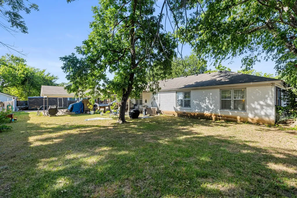413 S Tyler Street Mcgregor TX 76657