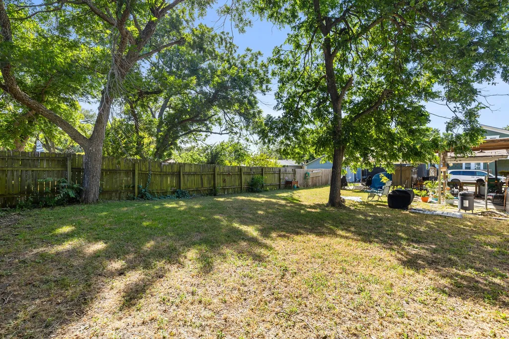 413 S Tyler Street Mcgregor TX 76657