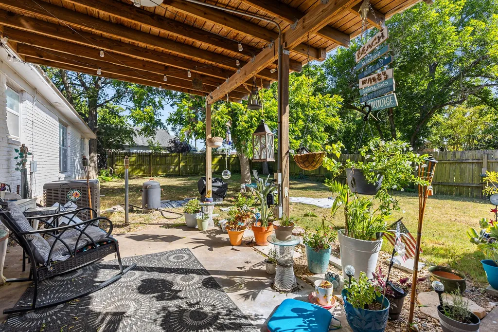 413 S Tyler Street Mcgregor TX 76657