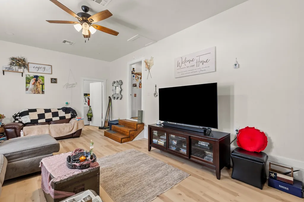 413 S Tyler Street Mcgregor TX 76657