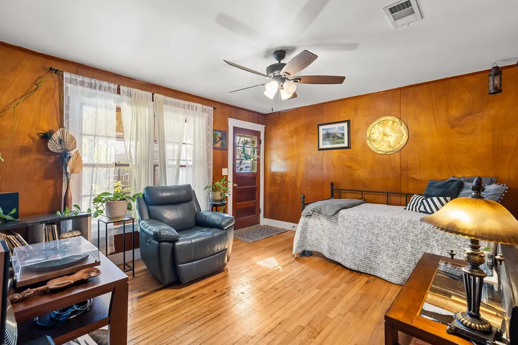 413 S Tyler Street Mcgregor TX 76657