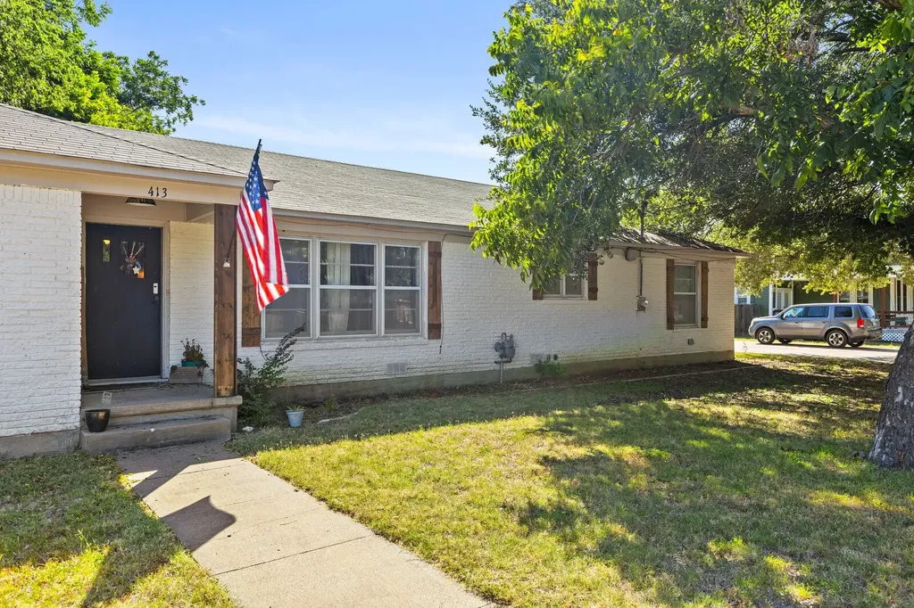 413 S Tyler Street Mcgregor TX 76657