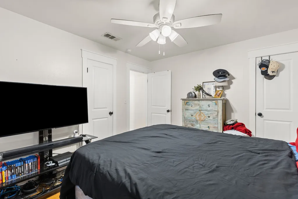 413 S Tyler Street Mcgregor TX 76657