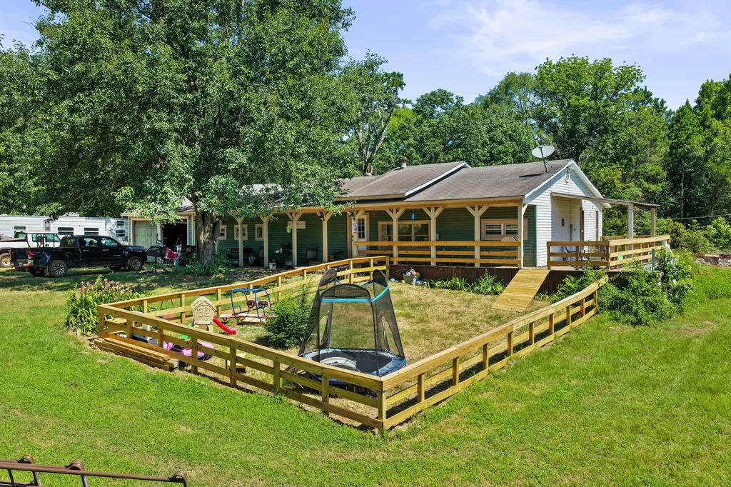 1710 County Road 2928 Hughes Springs TX 75656