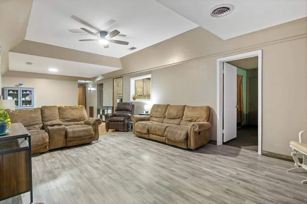 1710 County Road 2928 Hughes Springs TX 75656
