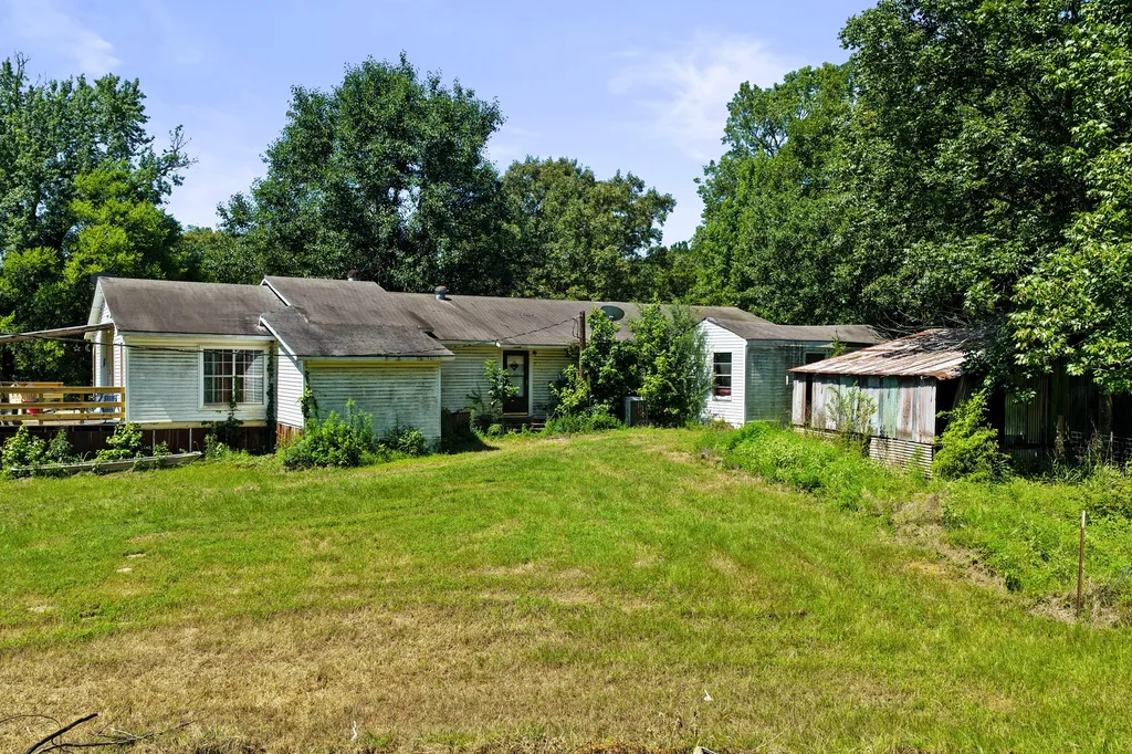 1710 County Road 2928 Hughes Springs TX 75656