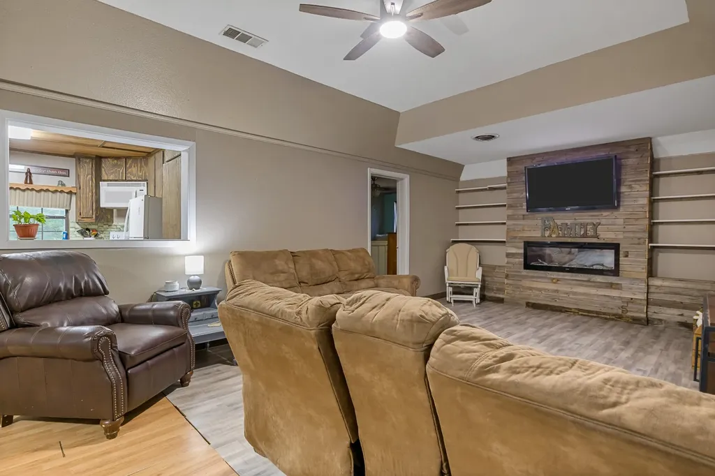 1710 County Road 2928 Hughes Springs TX 75656