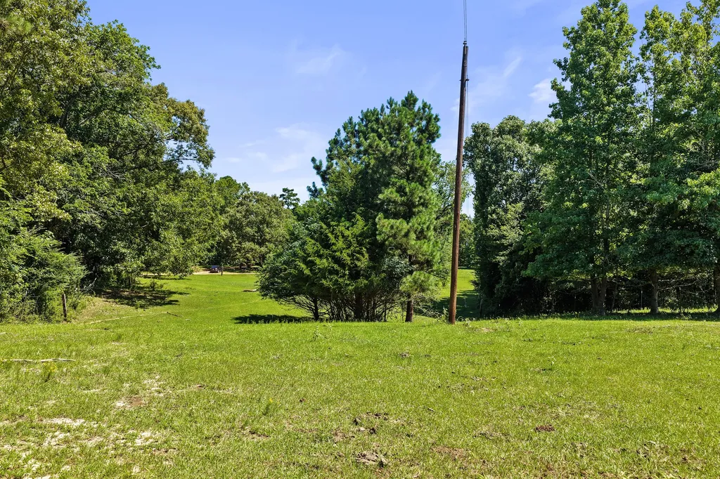 1710 County Road 2928 Hughes Springs TX 75656