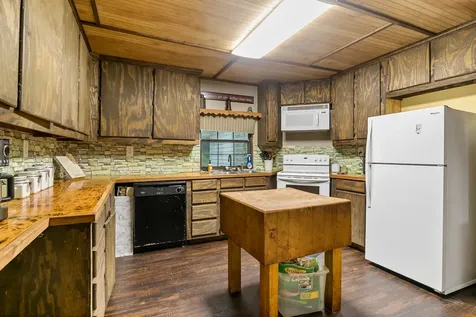1710 County Road 2928 Hughes Springs TX 75656