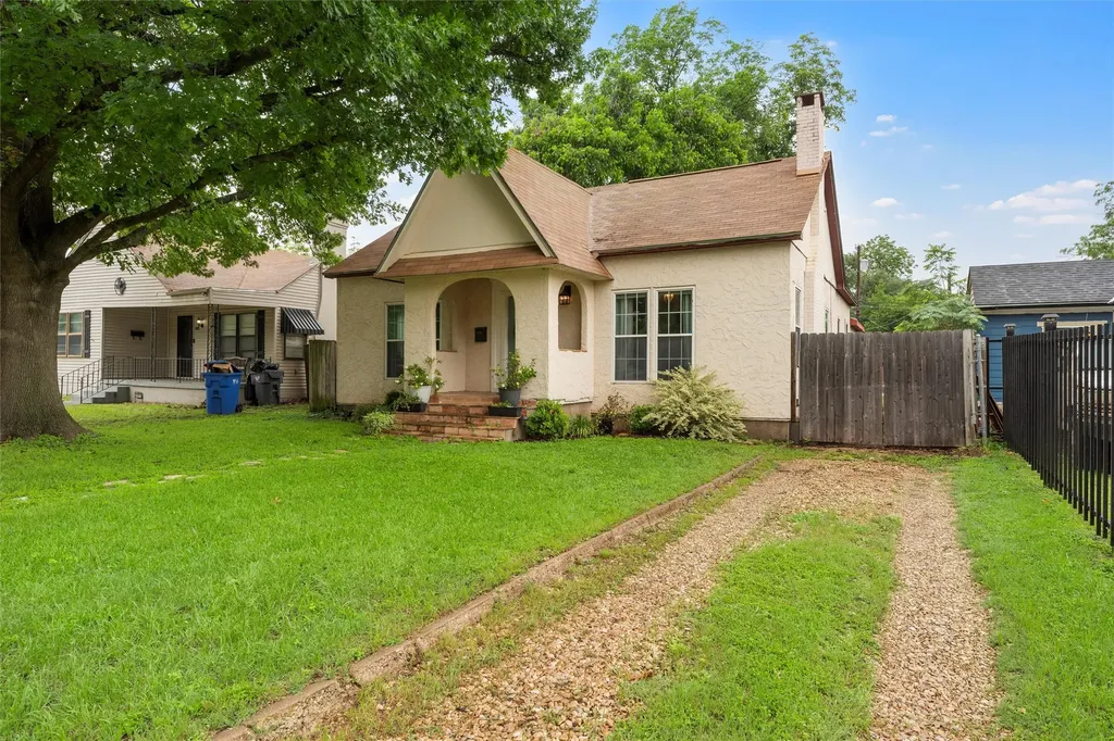 2923 Live Oak Avenue Waco TX 76708