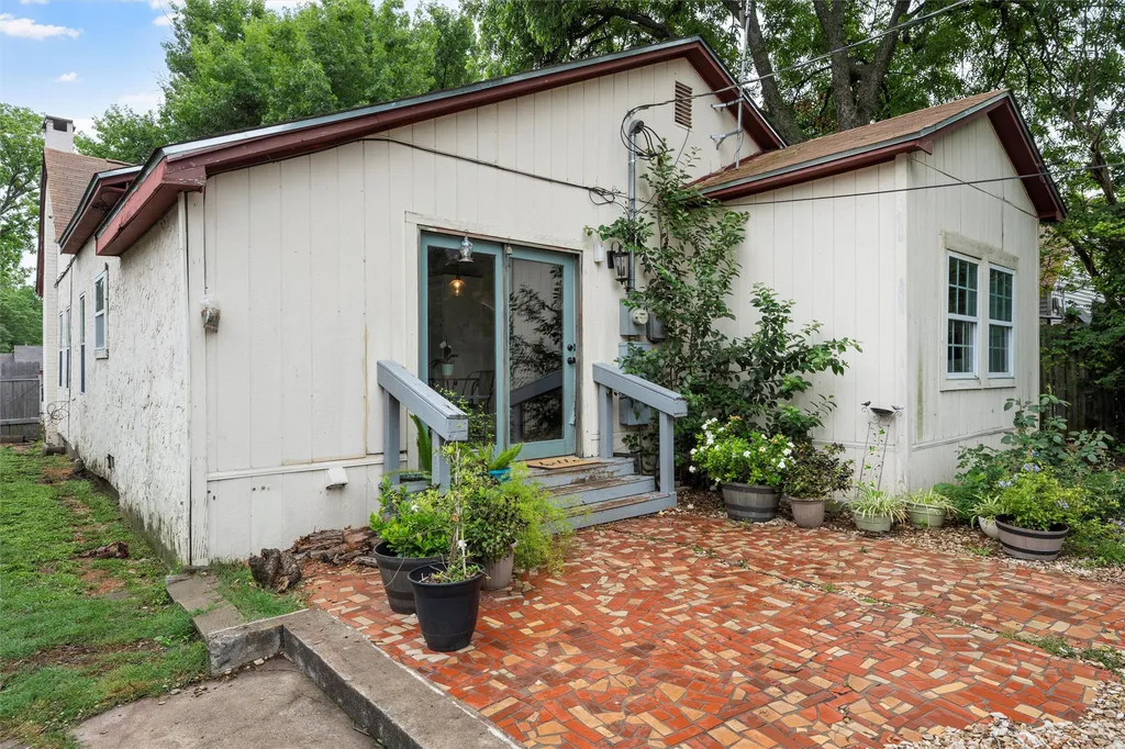 2923 Live Oak Avenue Waco TX 76708