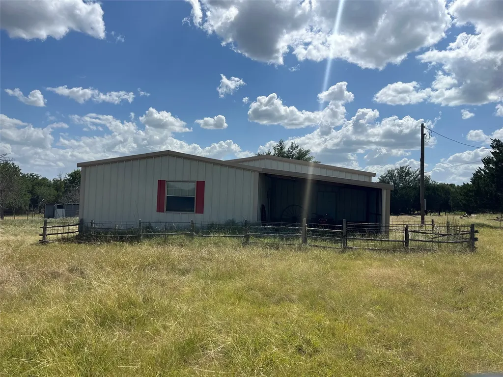 895 County Road 2480 Hico TX 76457