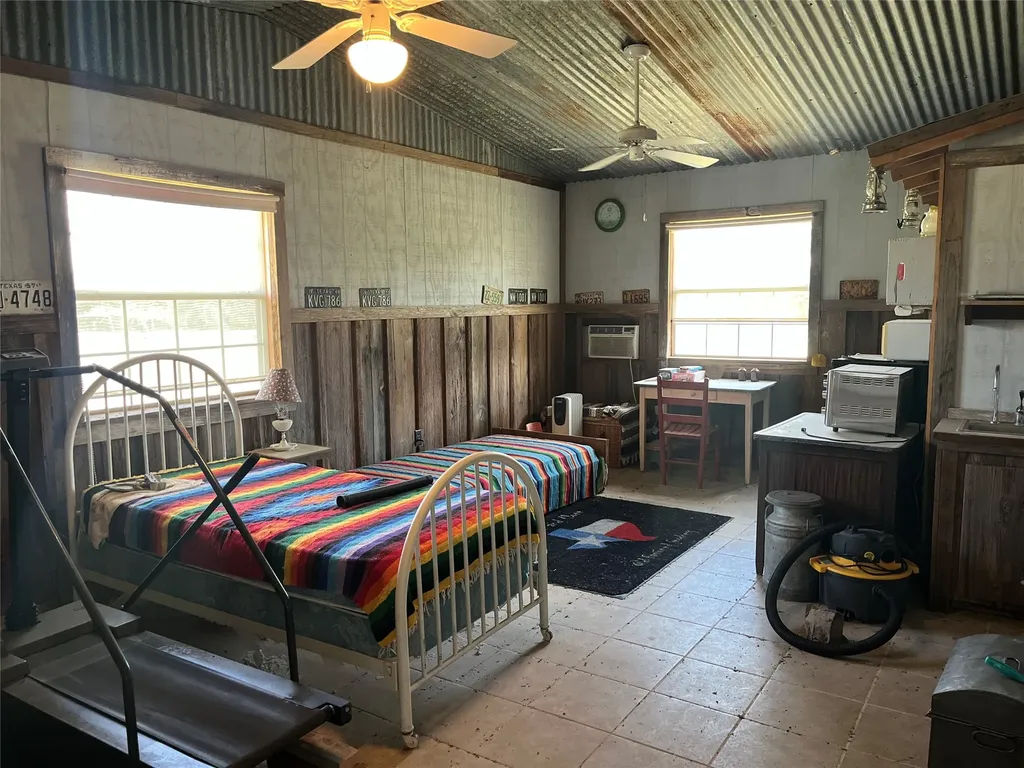 895 County Road 2480 Hico TX 76457