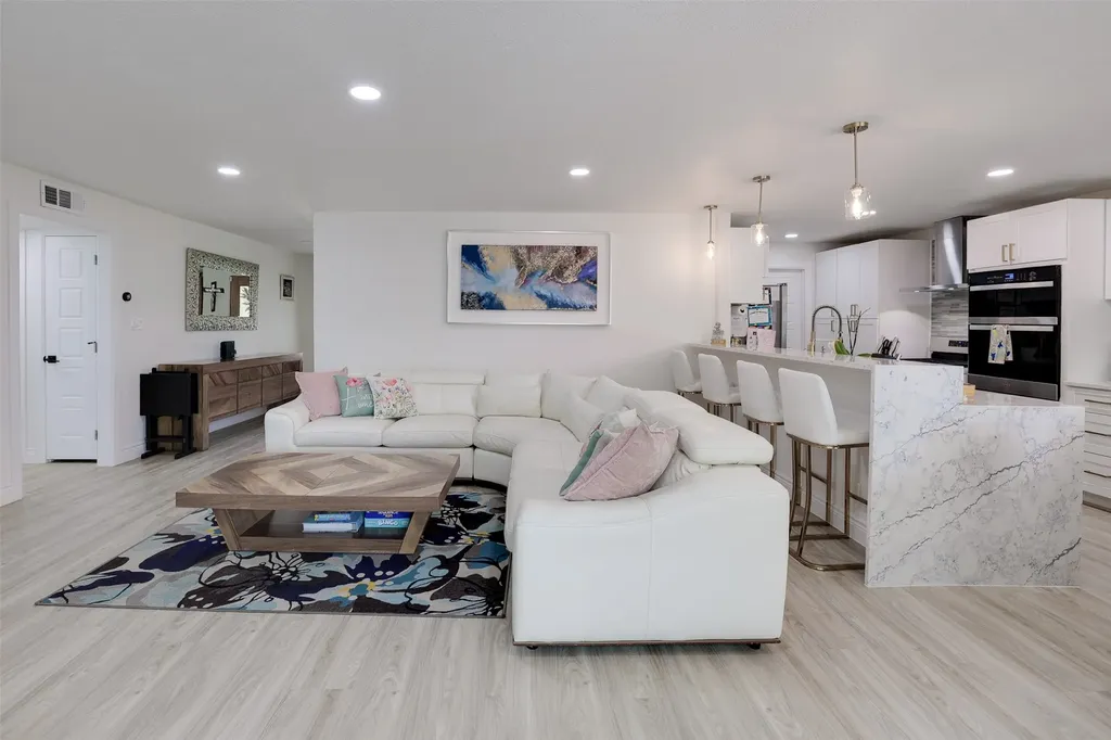 3631 Coral Gables Drive Dallas TX 75229