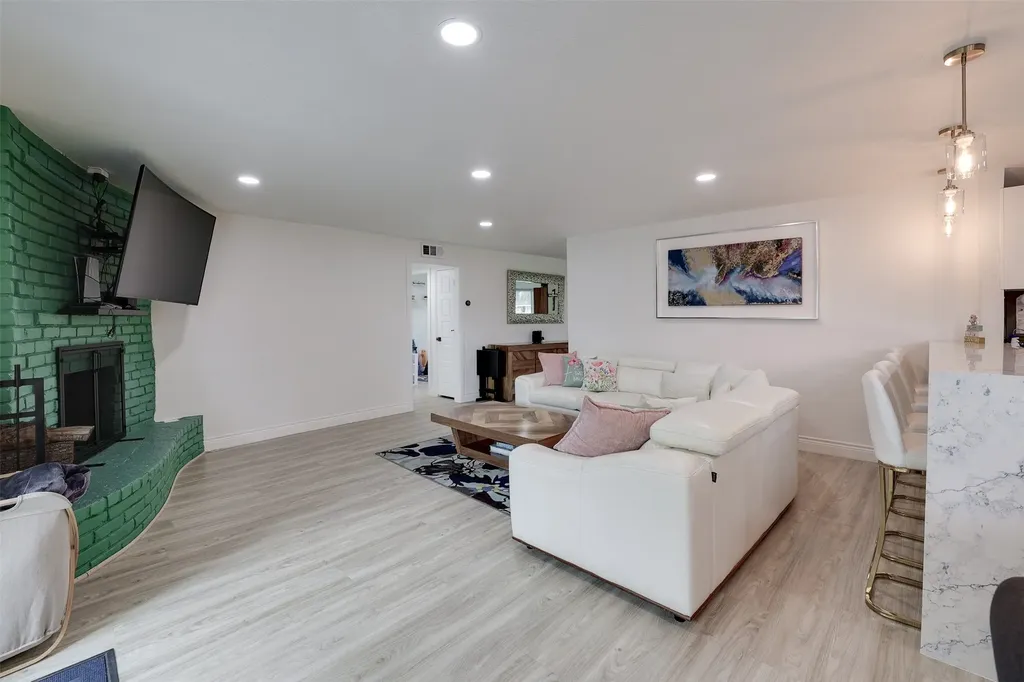 3631 Coral Gables Drive Dallas TX 75229