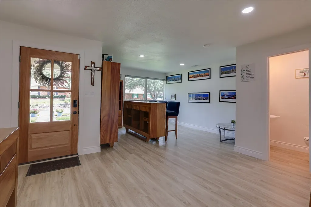 3631 Coral Gables Drive Dallas TX 75229