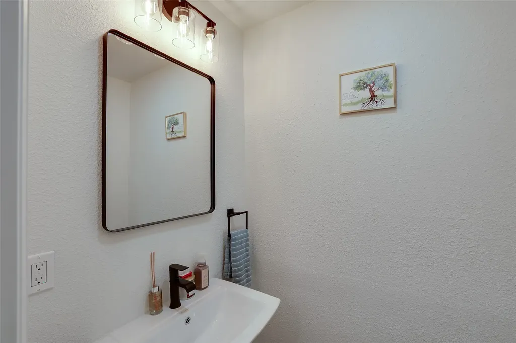 3631 Coral Gables Drive Dallas TX 75229