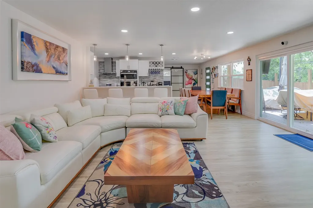 3631 Coral Gables Drive Dallas TX 75229