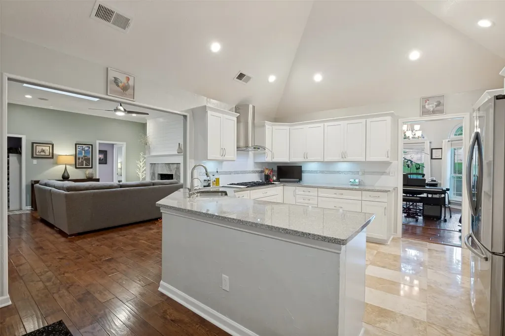 2708 Monarch Drive Arlington TX 76006