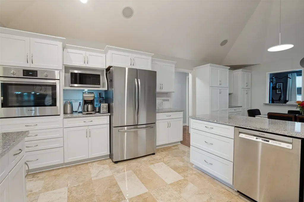 2708 Monarch Drive Arlington TX 76006
