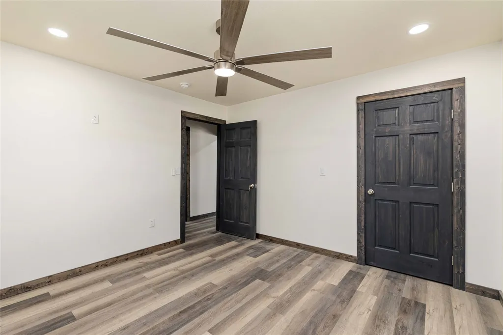 809 W Liveoak Street Coleman TX 76834