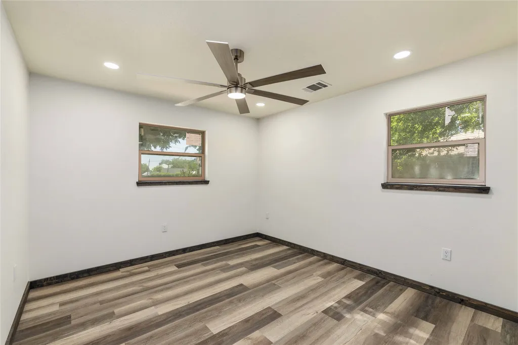 809 W Liveoak Street Coleman TX 76834