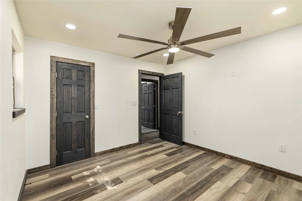 809 W Liveoak Street Coleman TX 76834