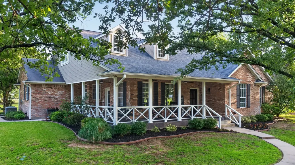 443 County Road 3342 Paradise TX 76073