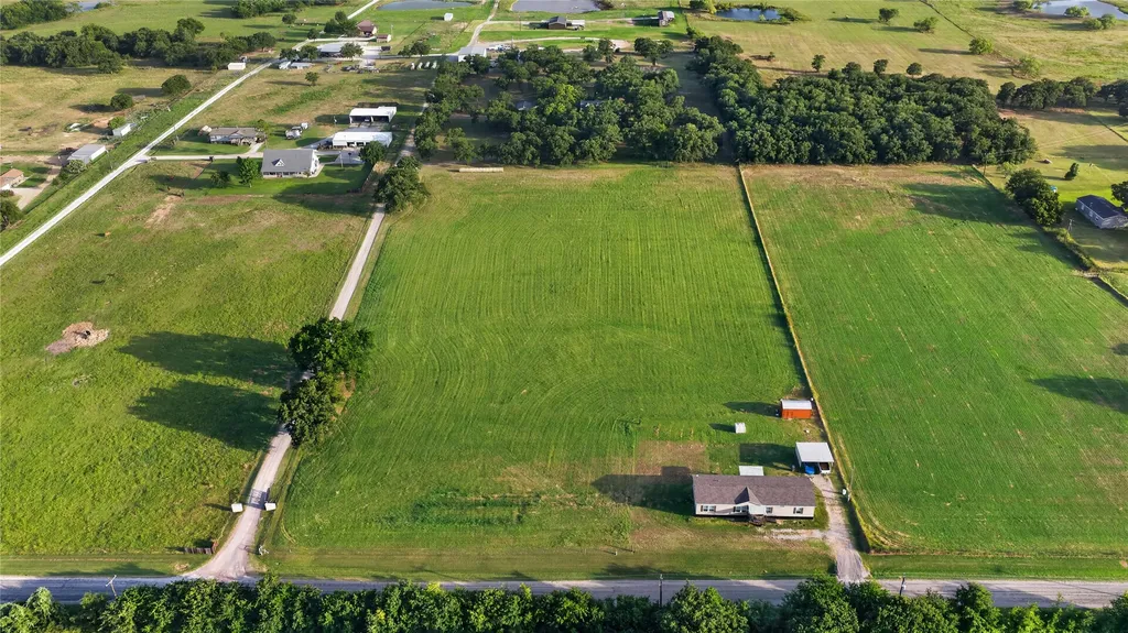 443 County Road 3342 Paradise TX 76073