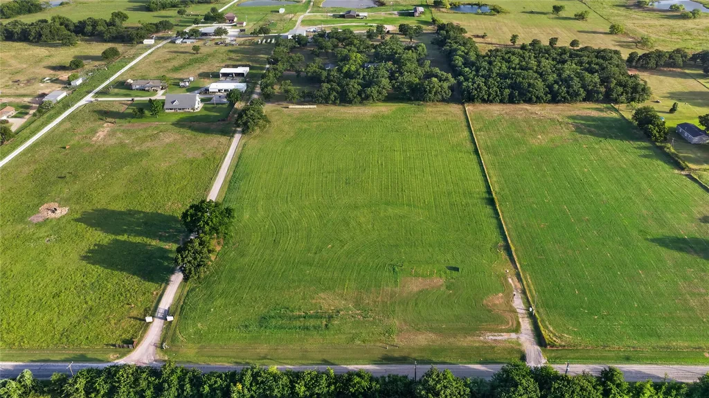 443 County Road 3342 Paradise TX 76073