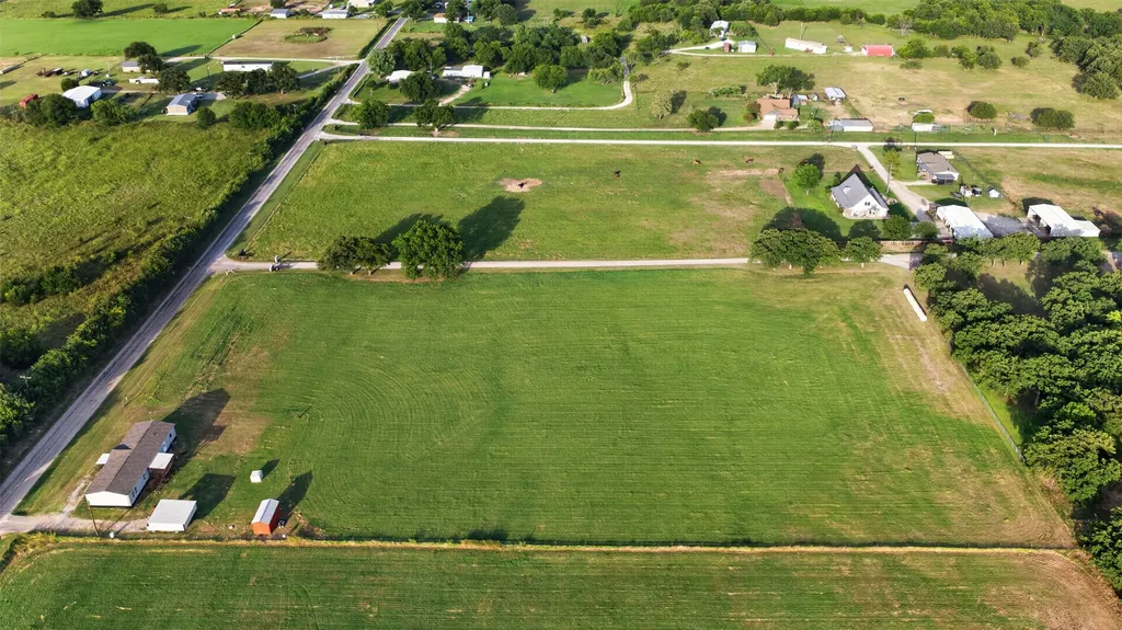 443 County Road 3342 Paradise TX 76073