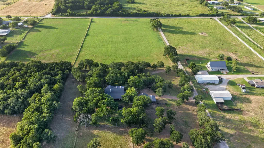 443 County Road 3342 Paradise TX 76073