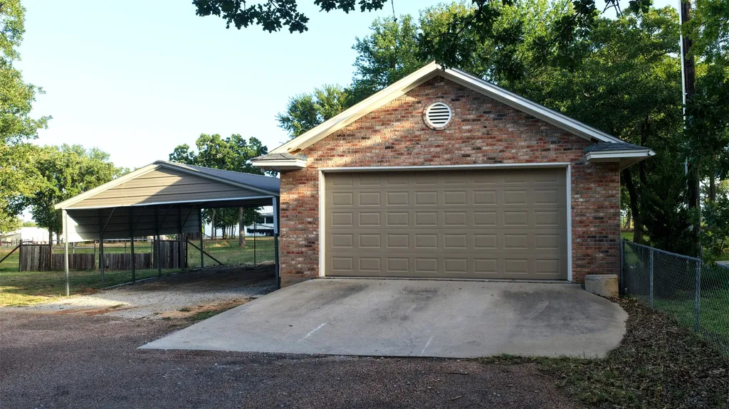 443 County Road 3342 Paradise TX 76073