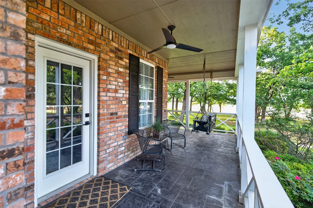 443 County Road 3342 Paradise TX 76073