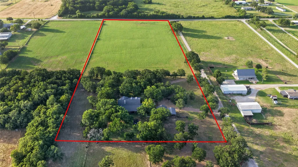 443 County Road 3342 Paradise TX 76073