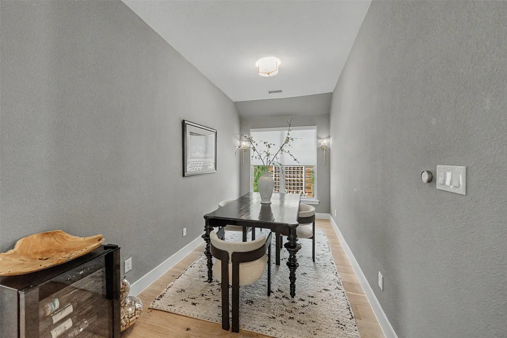 1209 Hilltop Drive Grapevine TX 76051