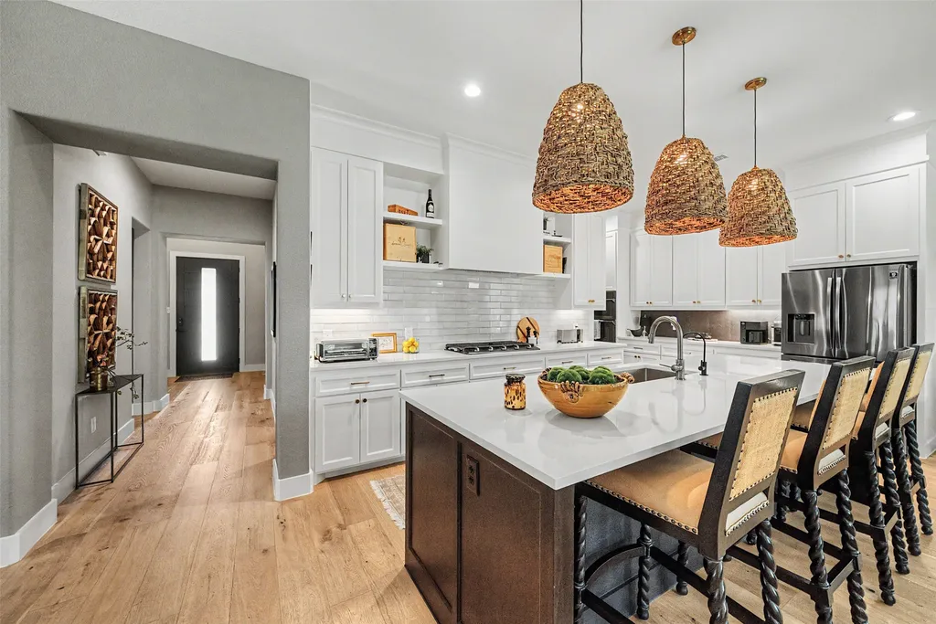 1209 Hilltop Drive Grapevine TX 76051
