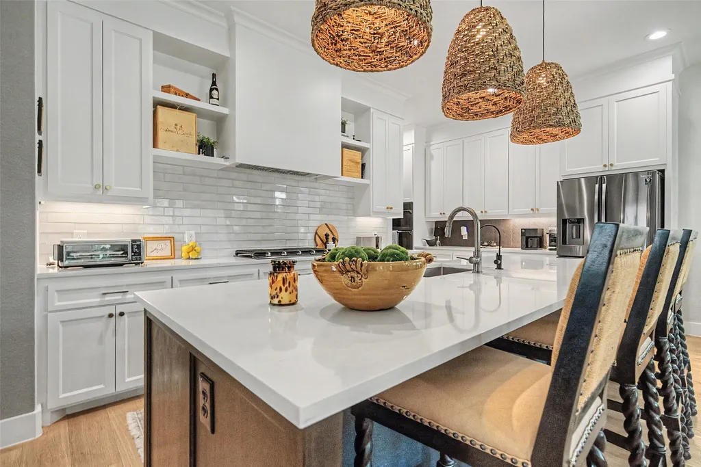 1209 Hilltop Drive Grapevine TX 76051