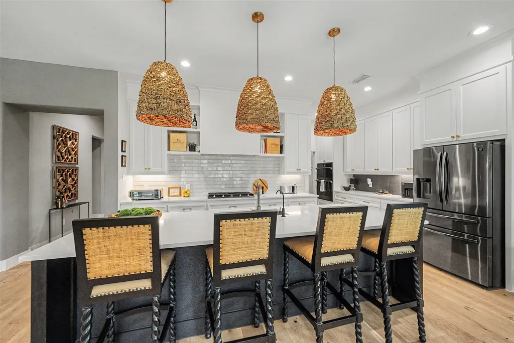 1209 Hilltop Drive Grapevine TX 76051