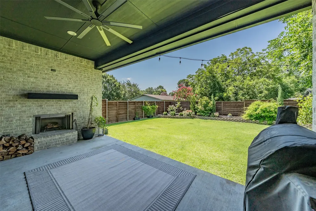 1209 Hilltop Drive Grapevine TX 76051
