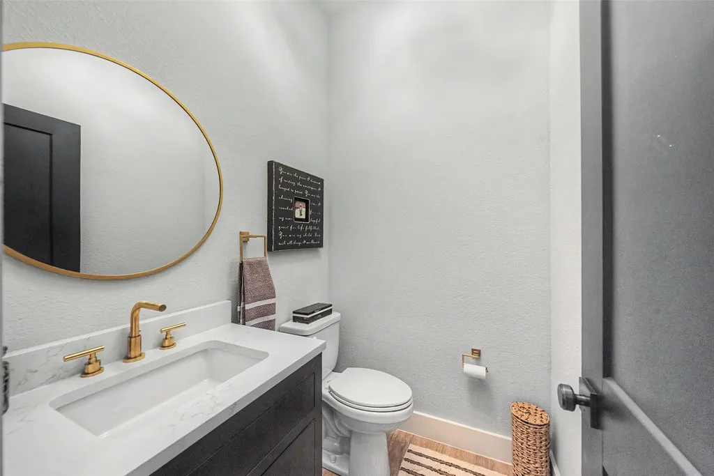 1209 Hilltop Drive Grapevine TX 76051