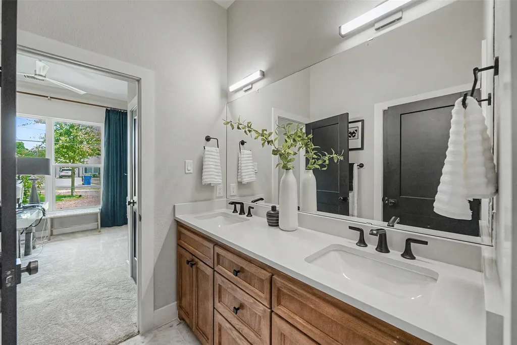 1209 Hilltop Drive Grapevine TX 76051