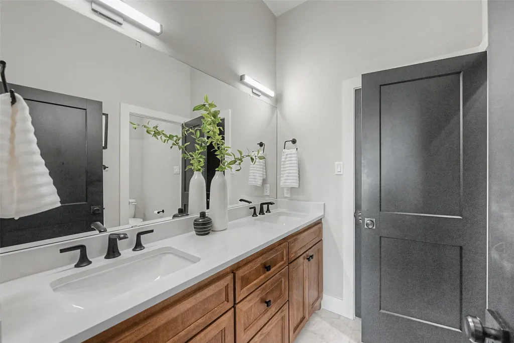 1209 Hilltop Drive Grapevine TX 76051