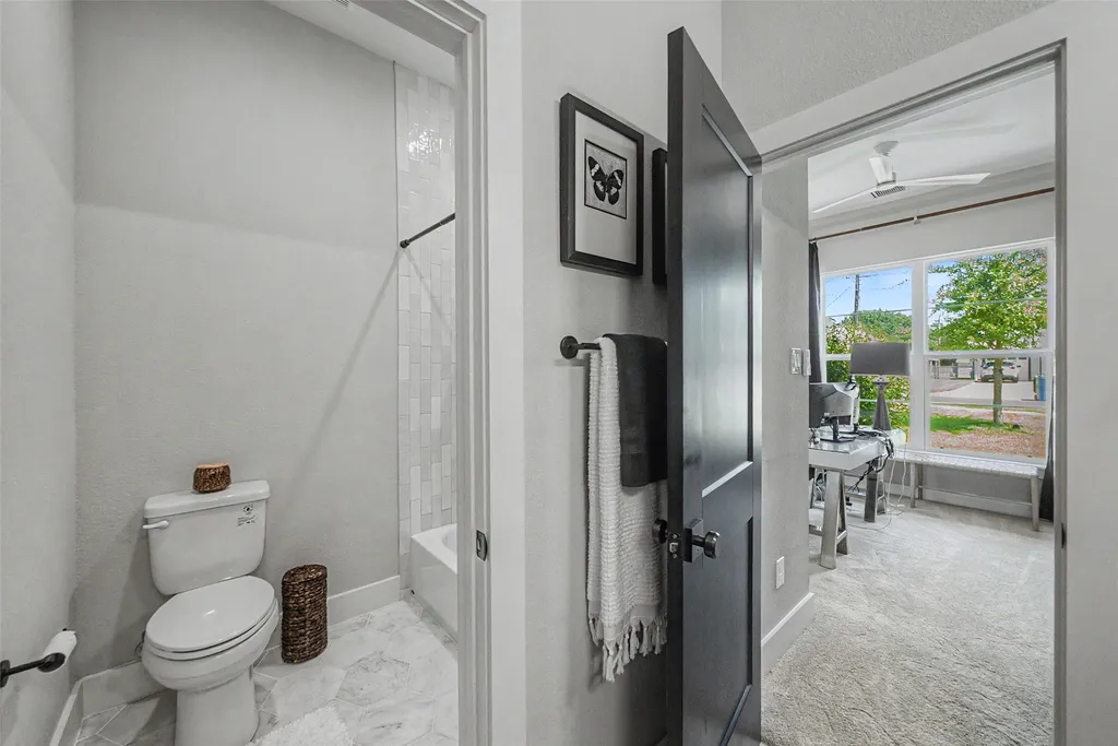 1209 Hilltop Drive Grapevine TX 76051