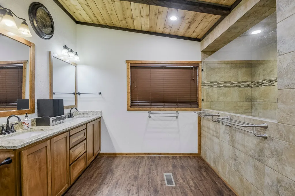 182 Indian Gap Road Mabank TX 75156